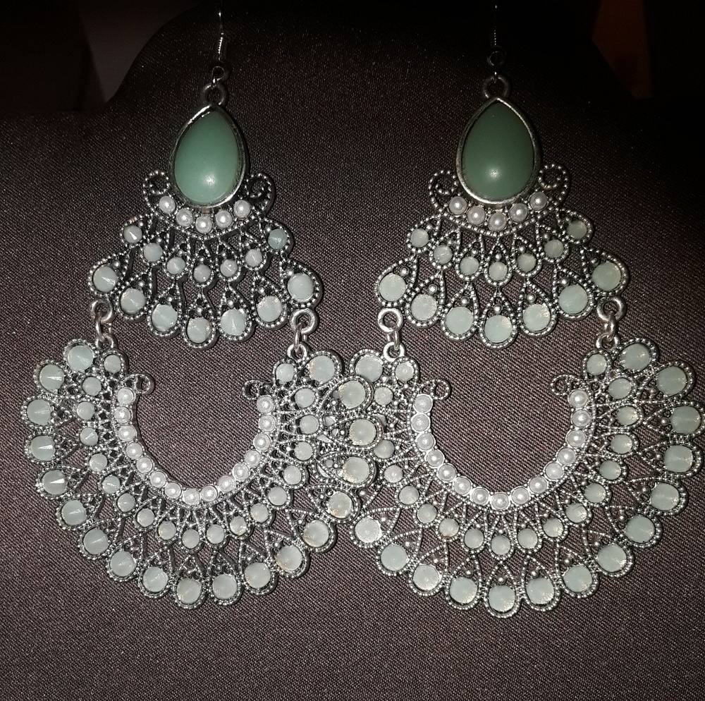 Jewelry - Picture 3 of 8